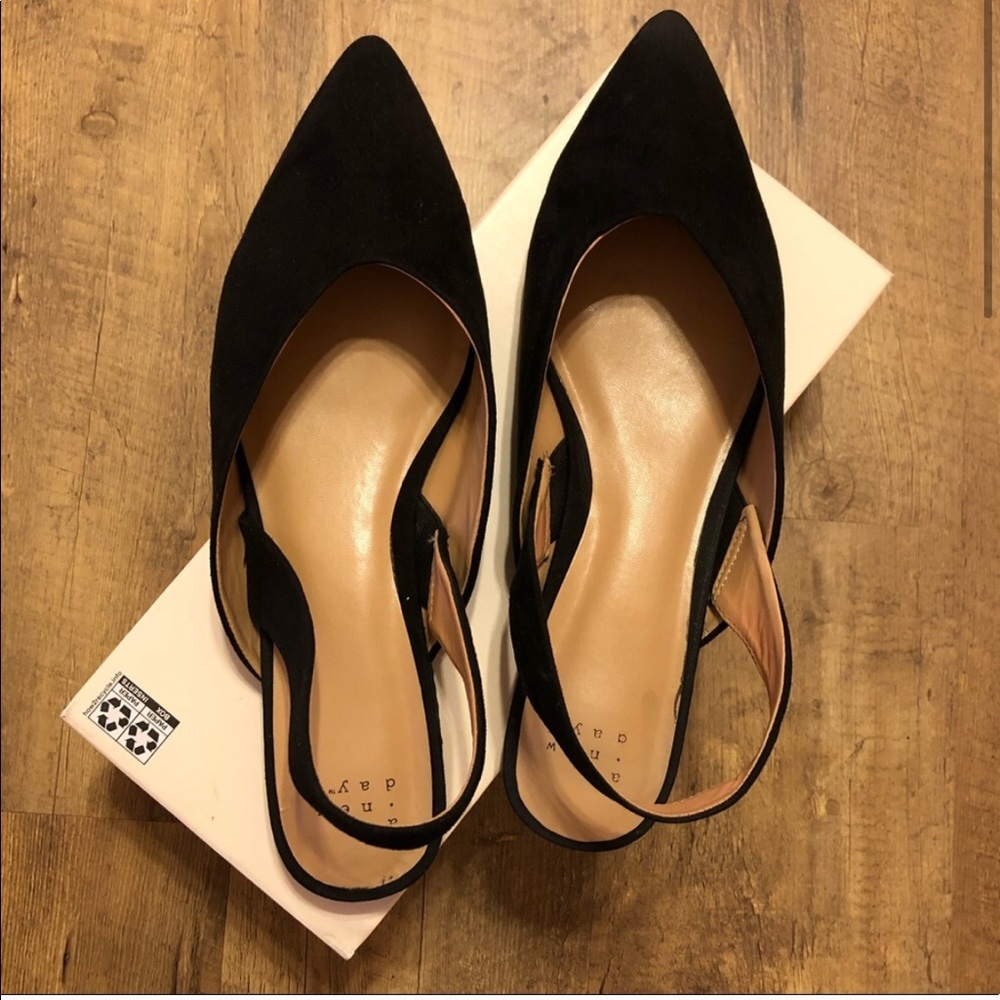 SOLD Black Slingback Flats - Picture 3 of 6